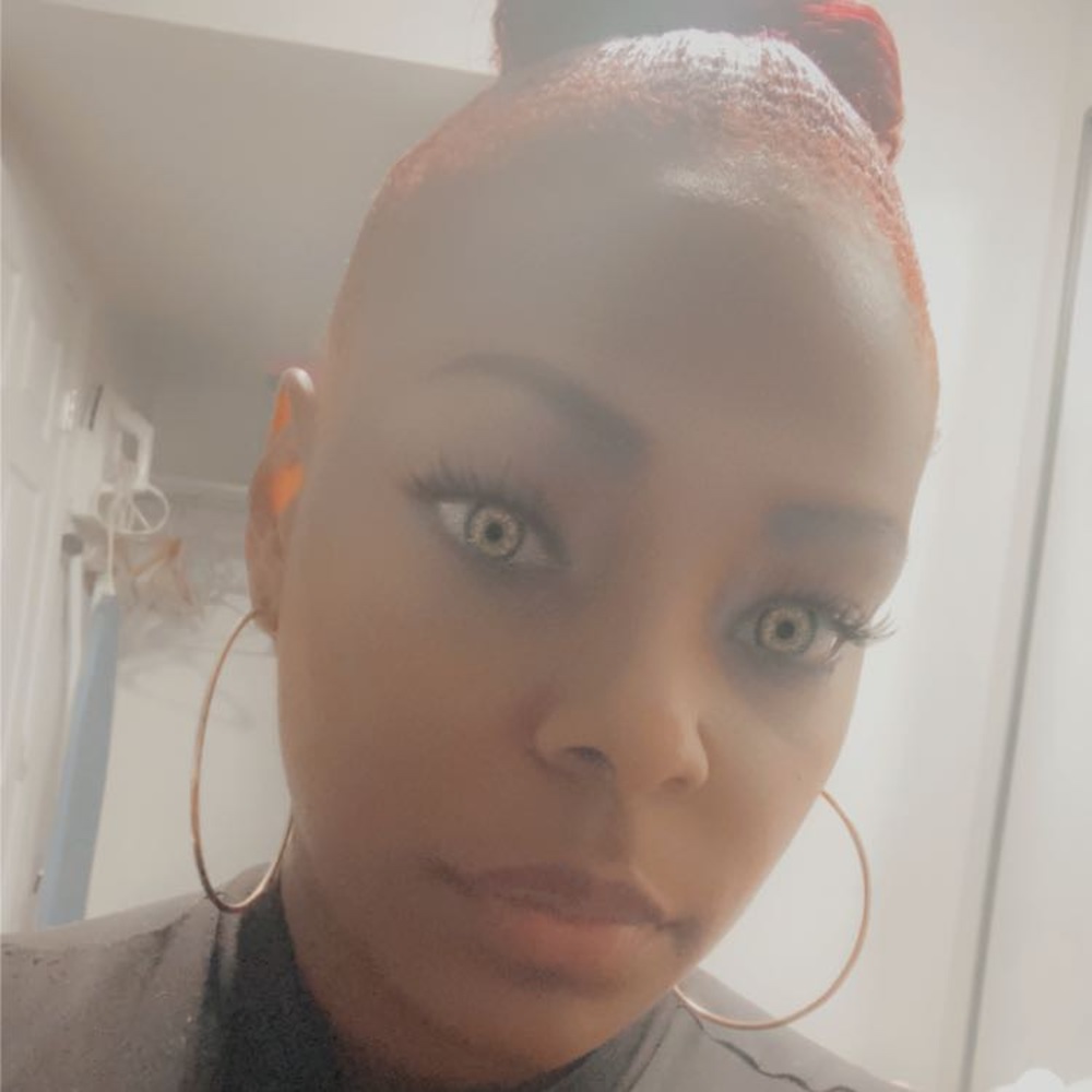 Meet your Posher, Desiree